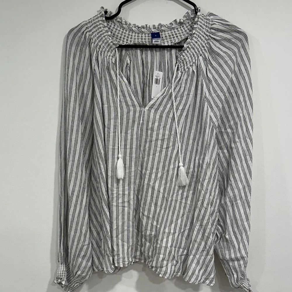 Old Navy Women's Black and White Striped Blouse - Picture 2 of 6